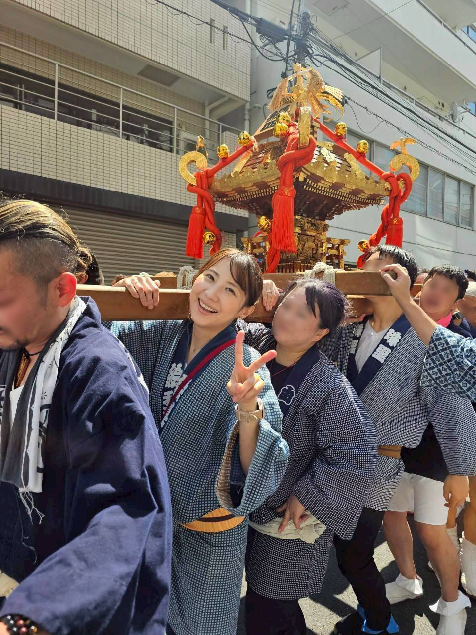 地域行事に参加する高橋えりか